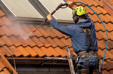 Démoussage et hydrofuge de toiture à Gimat